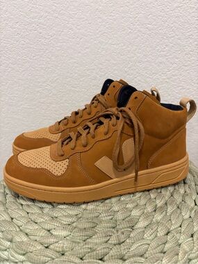 Veja V-15 Nubuck Camel Desert Tan High-Top Sneakers Size 11